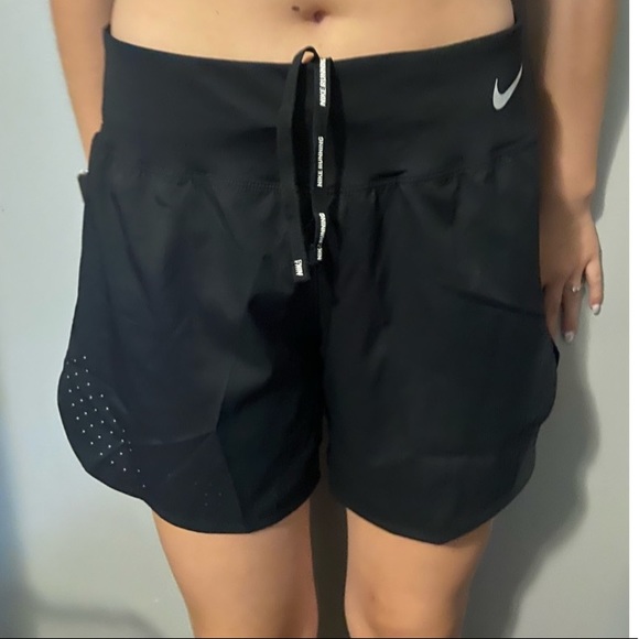 black nike shorts - Picture 1 of 1